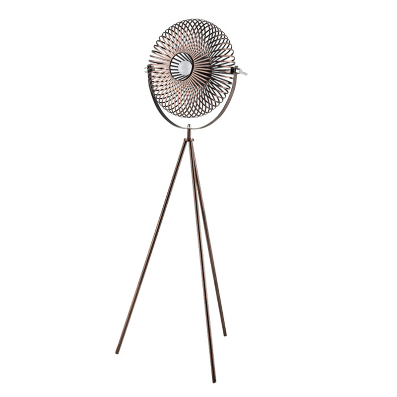 Lampada da terra con treppiede: illumina l'eleganza in ogni angolo