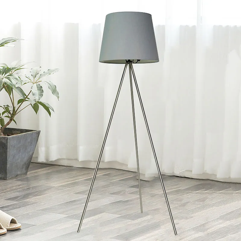 Quali sono i vantaggi della lampada da pavimento del treppiede?
