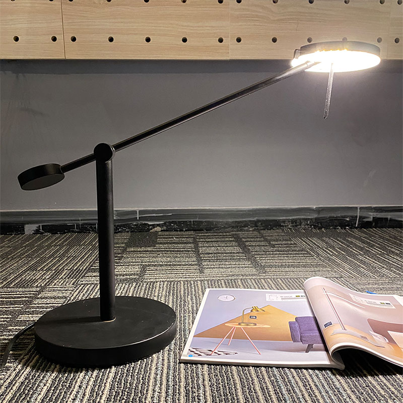 Perché la lampada da tavolo regolabile è buona per la vista?